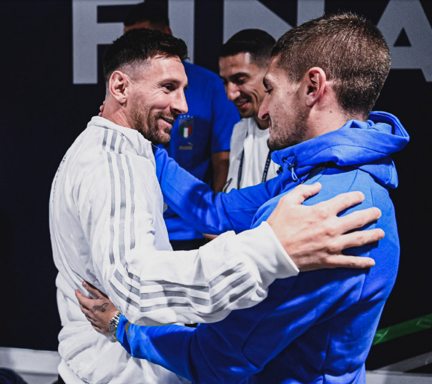 天王盖地虎！汉堡后卫复刻2017年吉鲁的神级蝎子摆尾