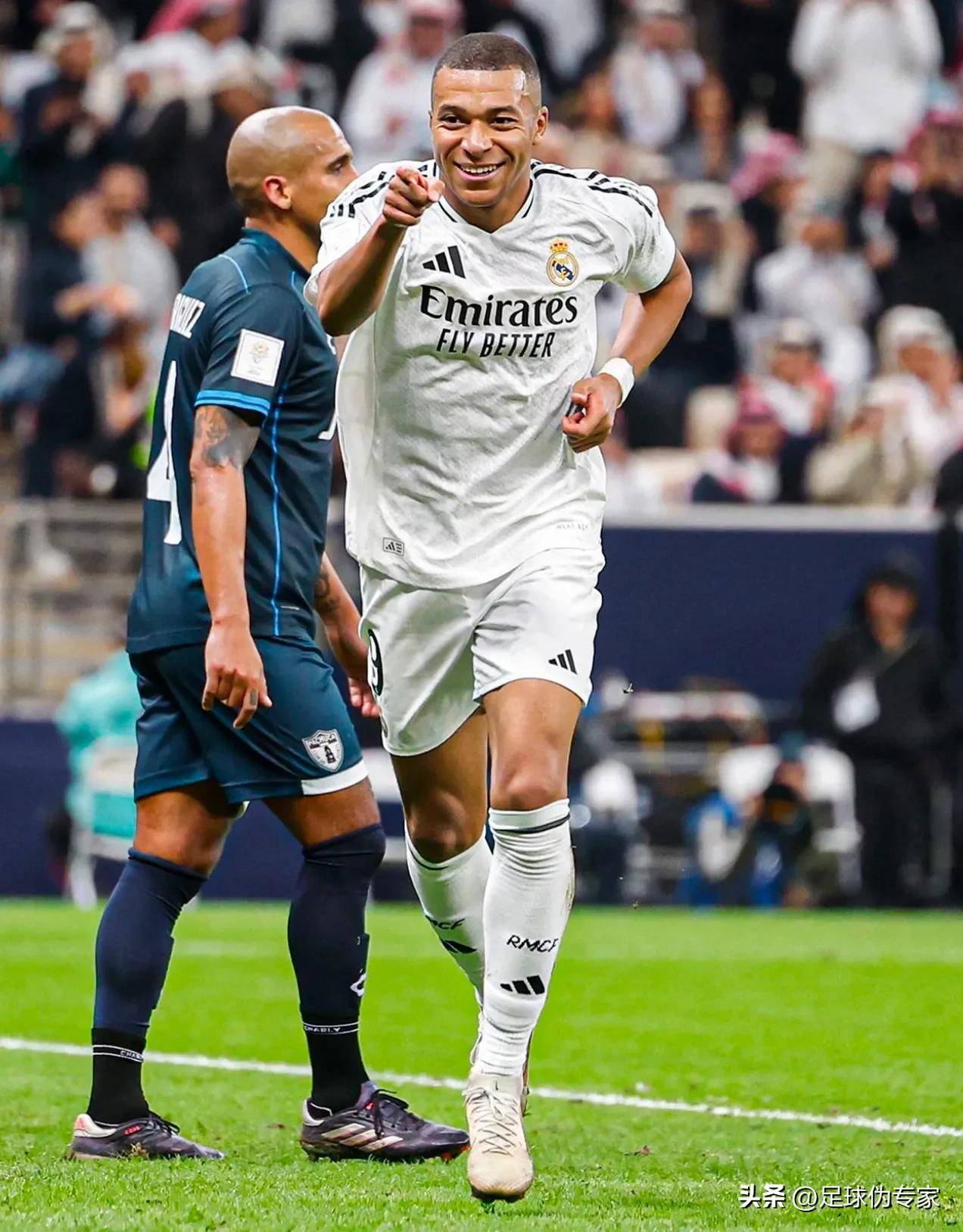 3-0！科内利亚诺世俱杯开门红，朱婷轰13分，肌肉线条太明显