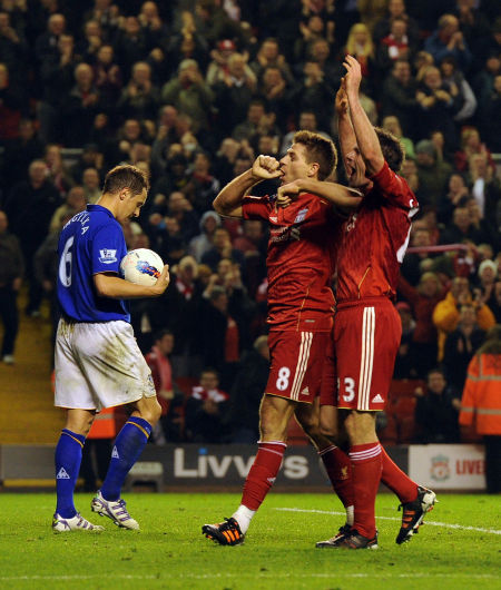 美记：鹈鹕球员和管理层认为威利·格林执教时，不严格约束锡安