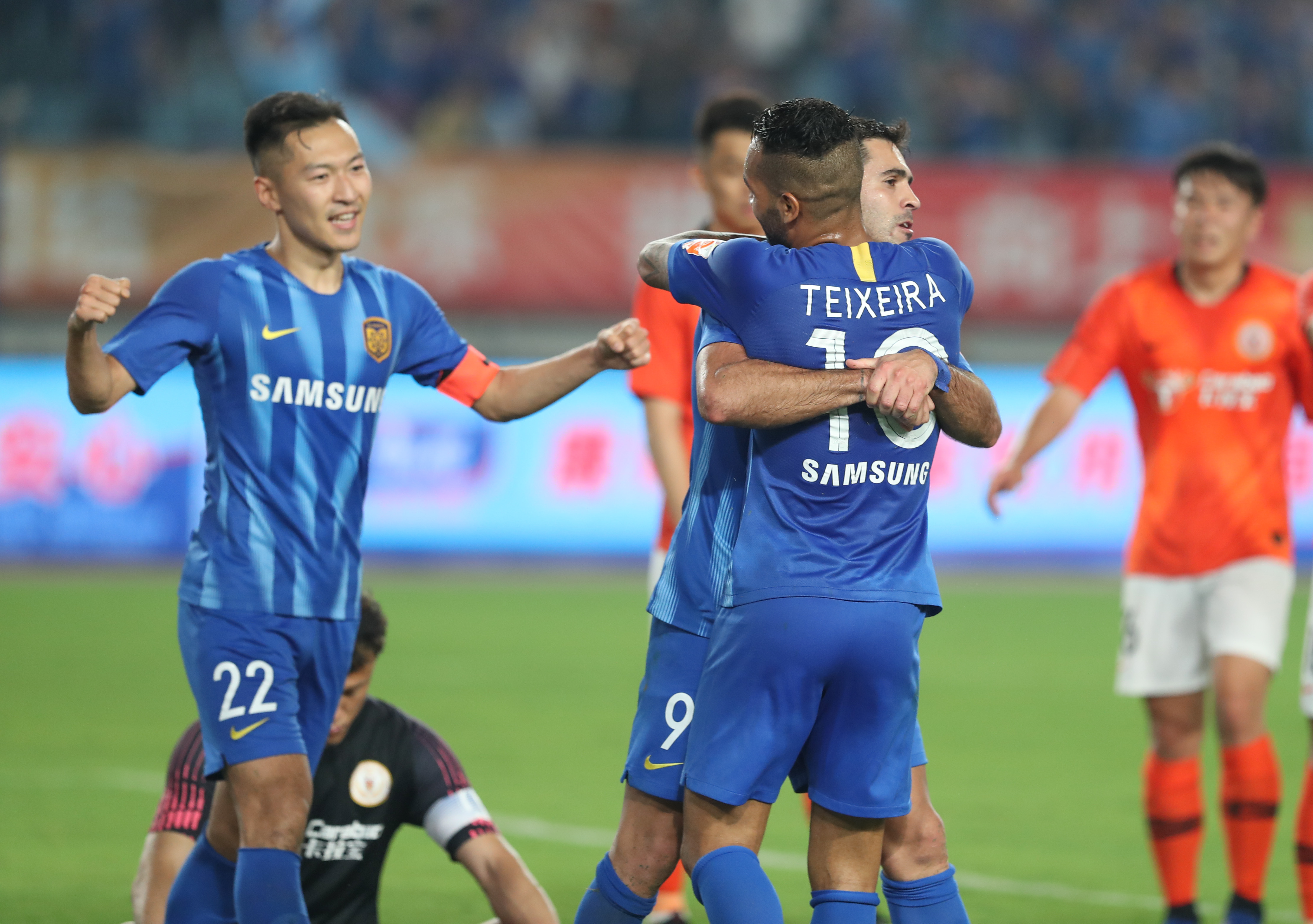 赵宇豪：祝福尹鸿博未来一切顺利；祝愿河南队足协杯夺冠