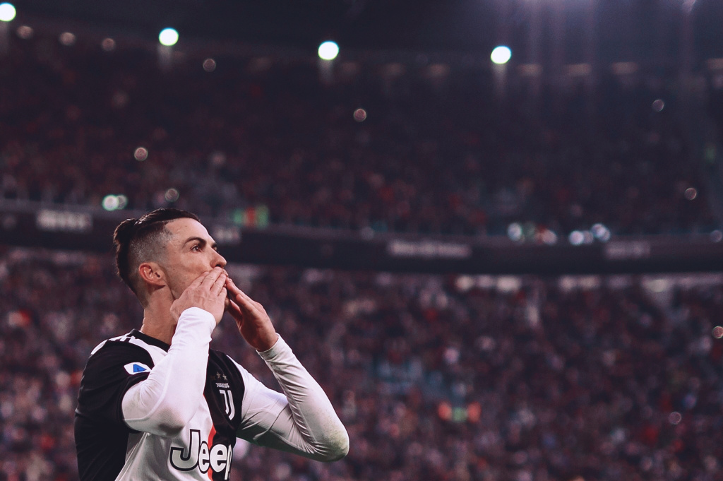 足球曝巴黎双星关系紧张，更衣室氛围引担忧